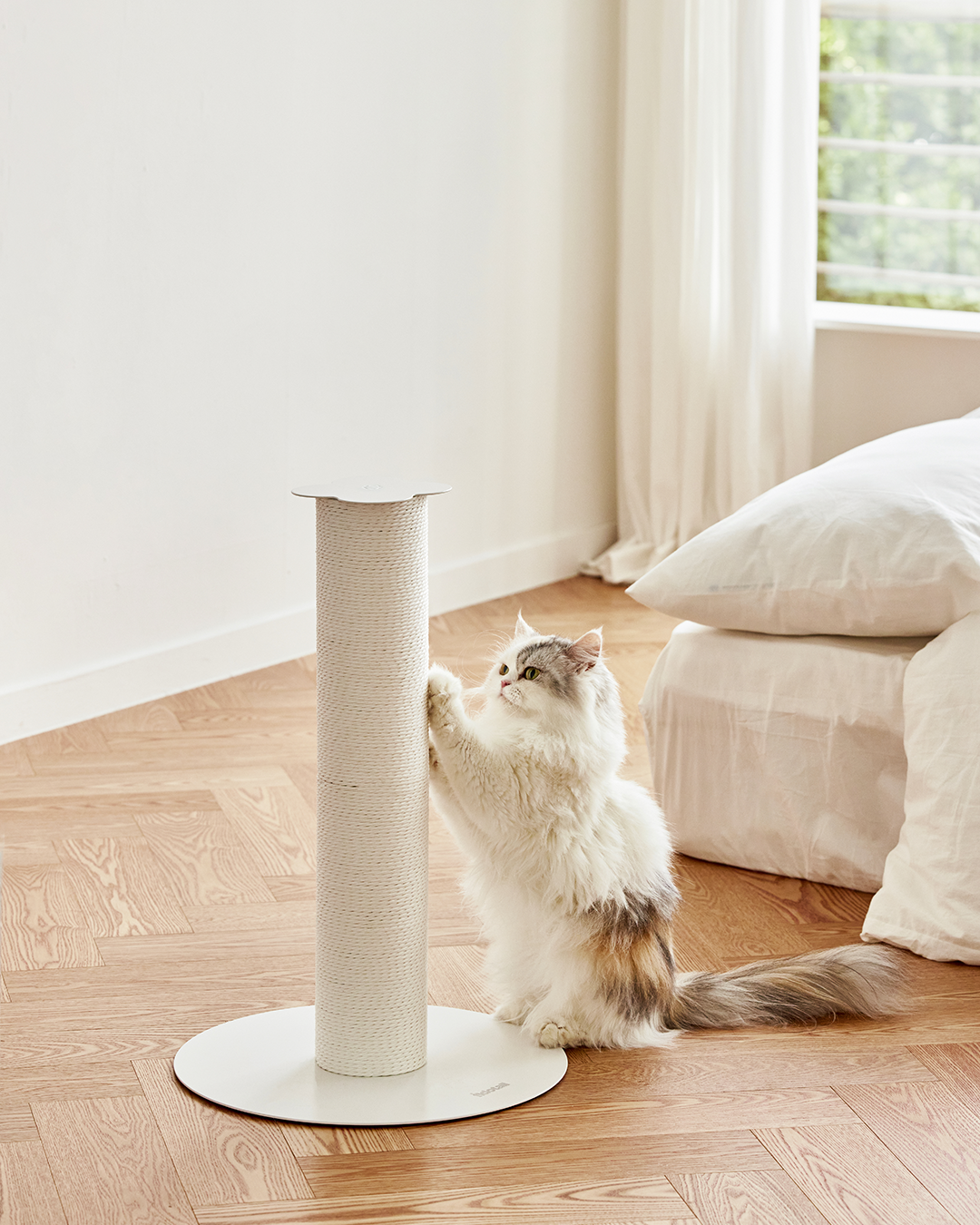 Clover Paper Rope Scratching Post 2-Tier White | Preorder
