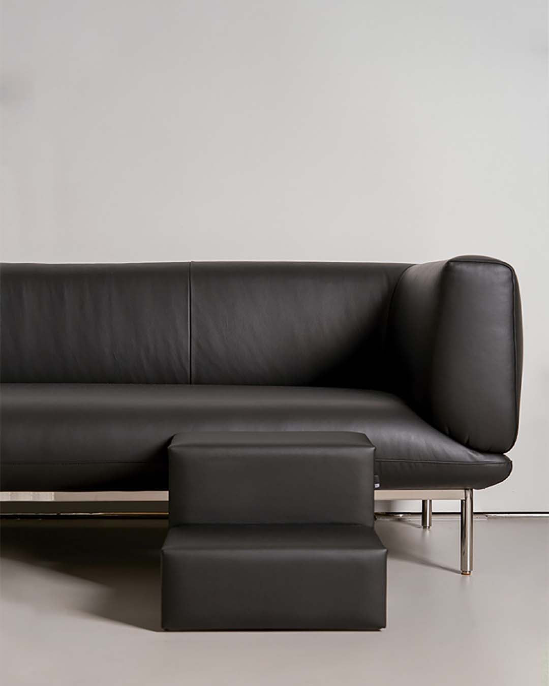 #Color_Vegan Leather Black