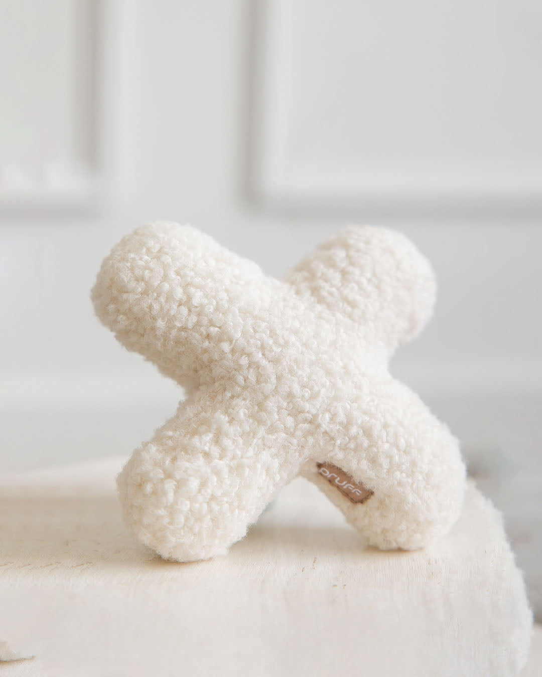 Hugs Boucle Toy with Squeaker