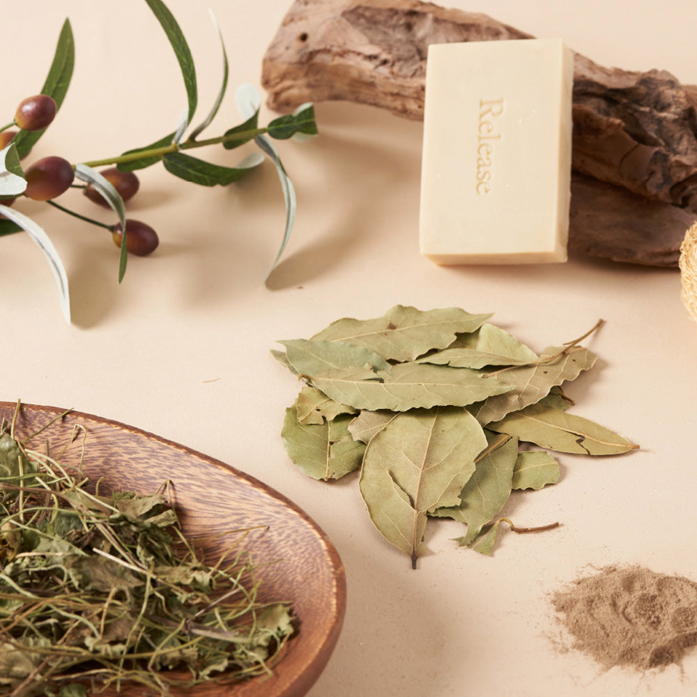 Cica Bath Bar with its ingredients.