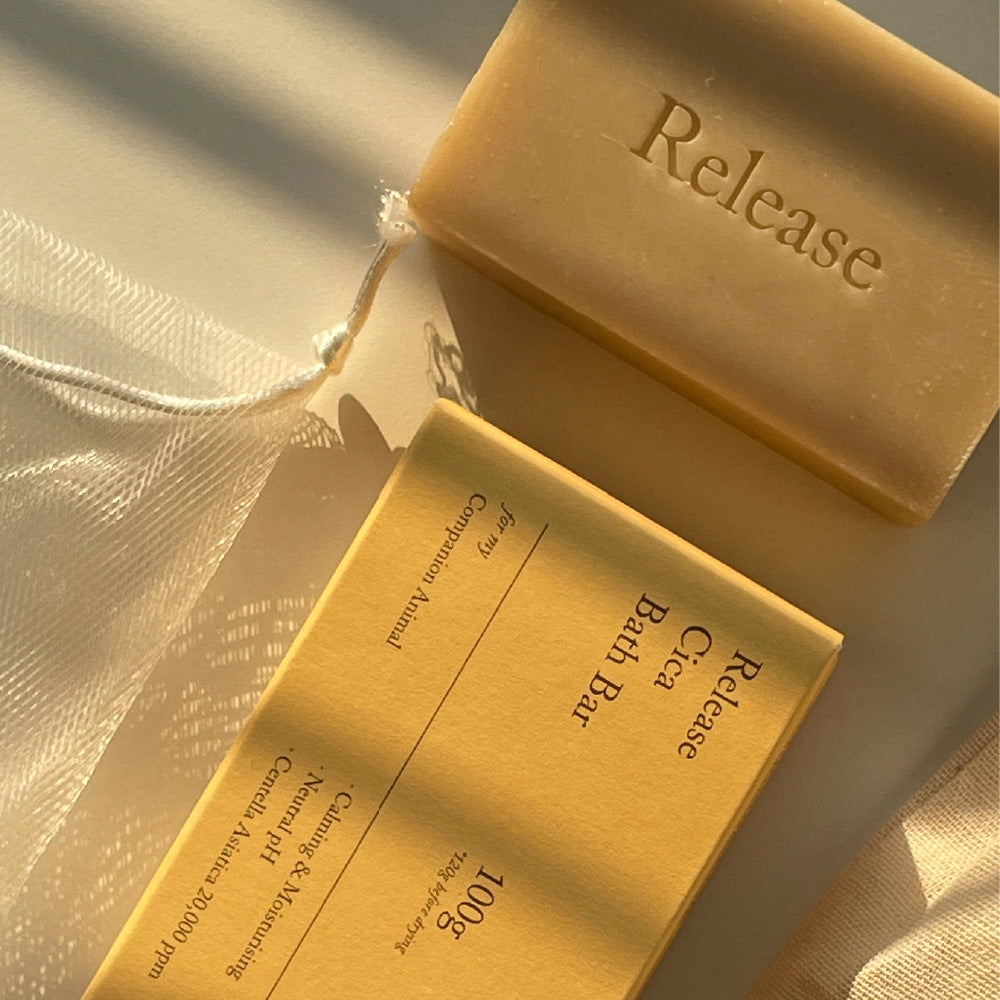 Cica Bath Bar with its packaging.