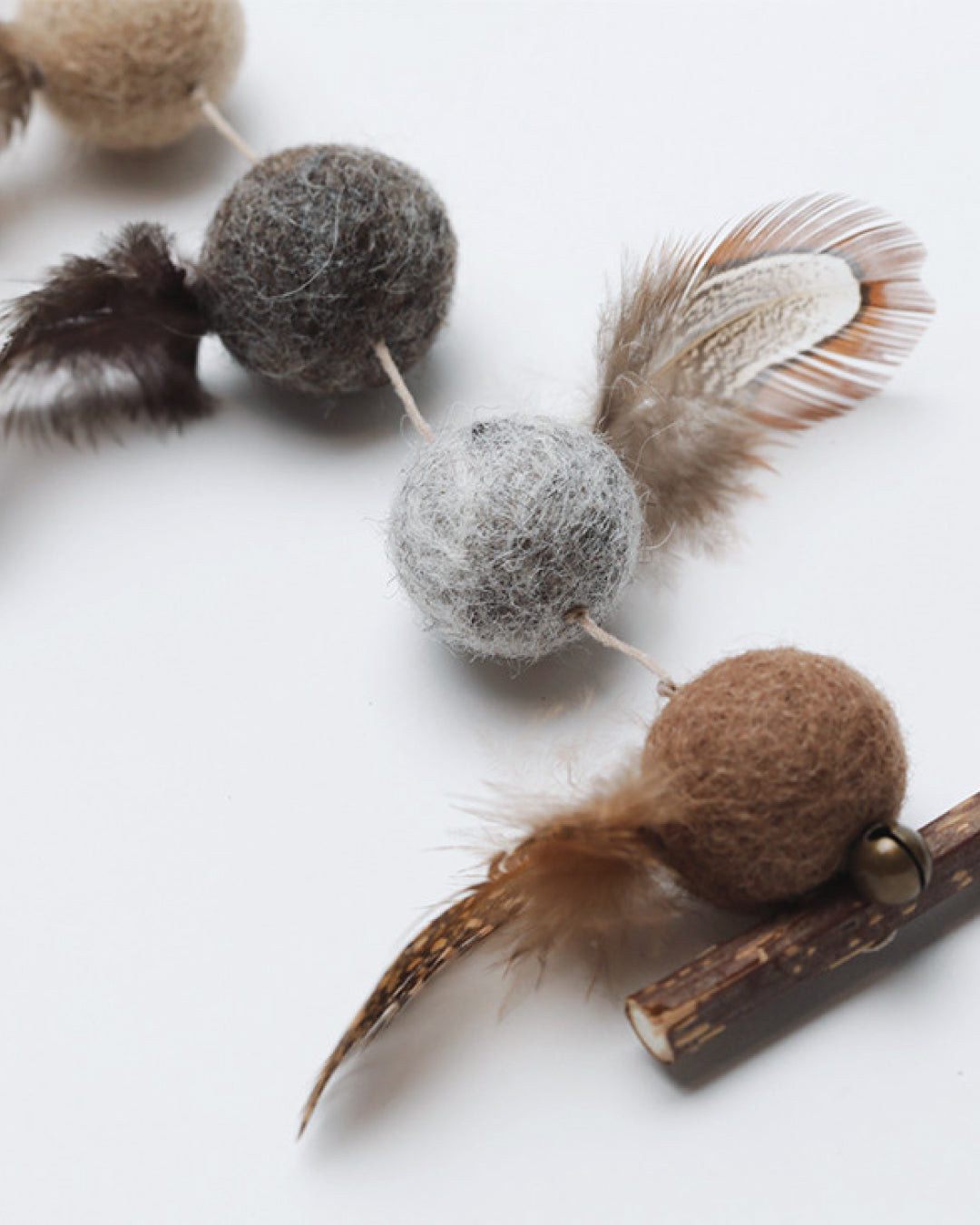 Leaving Bird Hanging Cat Toy